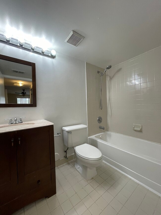 Photo - 2881 N Oakland Forest Dr Unit 102