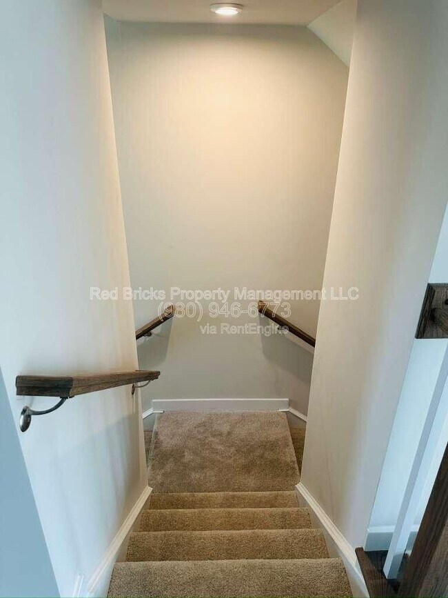 Photo - 9902 Oaklawn Blvd NW