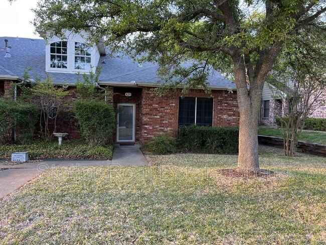 Building Photo - 829 Ash Grove Ln