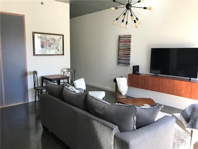 Photo - 620 Glen Iris Dr NE Unit 216