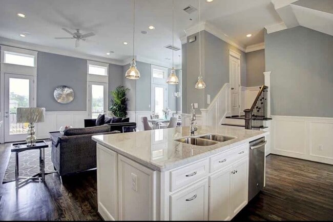 Photo - 2115 Bidwell Dr