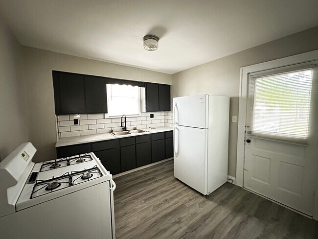 Photo - 732-734 DESHLER AVE. Unidad 734