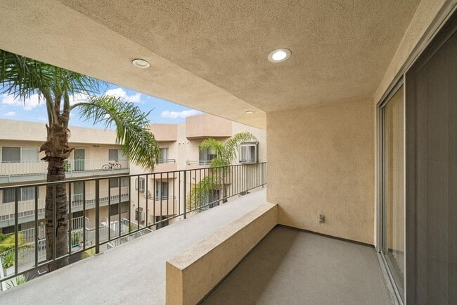 Photo - 730 Pine Ave.