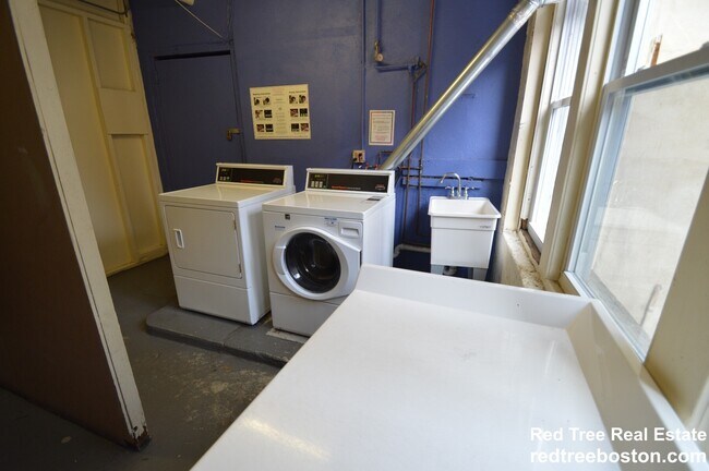 1687 Commonwealth Ave Unit 32