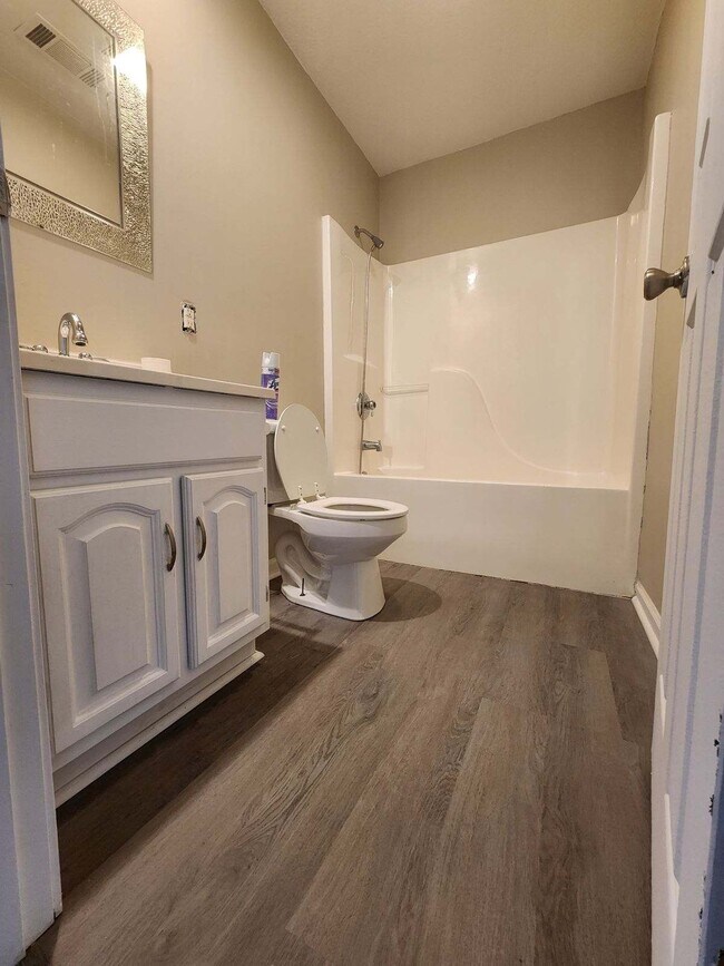 Photo - 93 Washington Dr