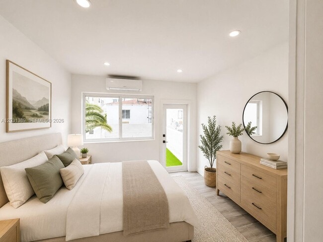 Photo - 7735 Byron Ave Unidad 2