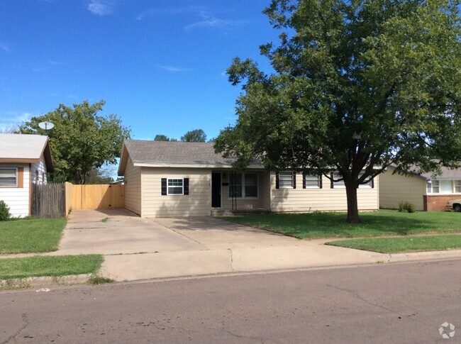 Building Photo - Available September 1st! Completely Update... Rental