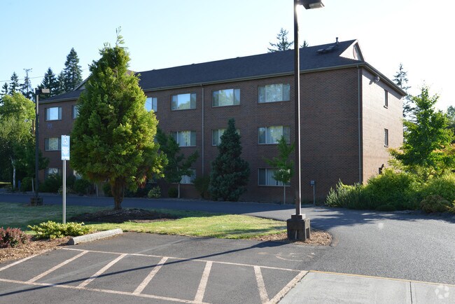 Photo - George Fox University - Le Shana Hall