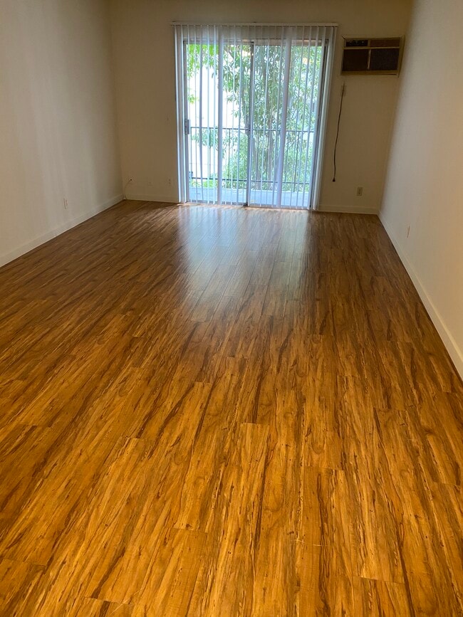 Photo - Diamond Head Apartments