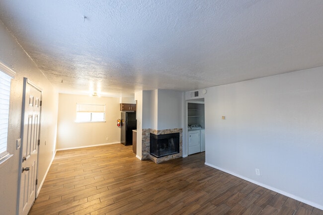 309 Whispering Sands Ct SE Unidad 1