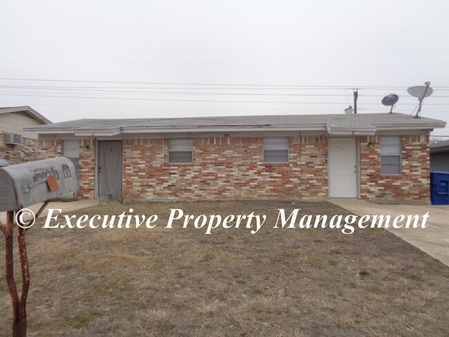 Building Photo - 406 Sunset Ln Unit A