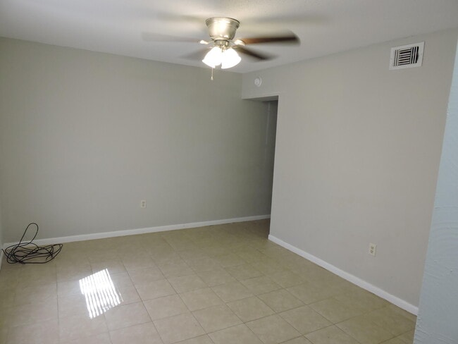 Photo - 103 Hampton Dr