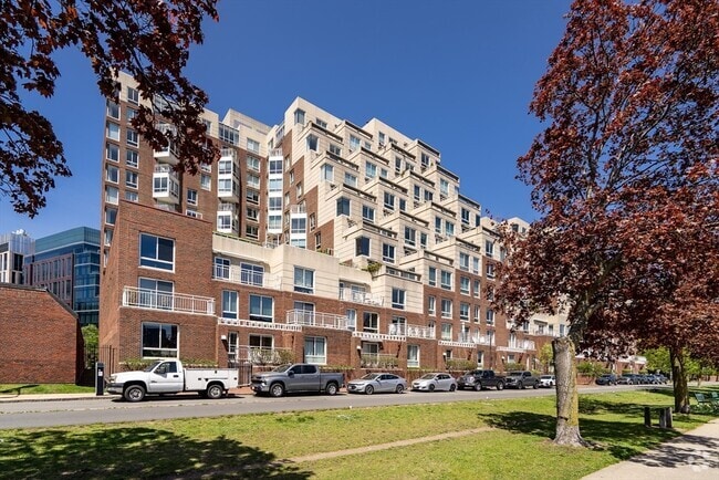 Building Photo - 75-83-83 Cambridge Pkwy Unit W403 Rental