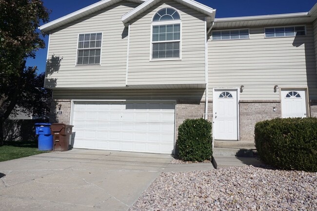 Centrally Located 3 Bedroom Midvale Home - Centrally Located 3 Bedroom Midvale Home