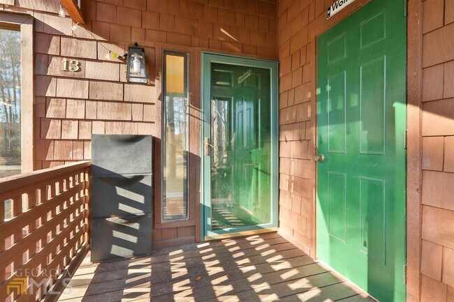 Photo - 13 Northlake Dr