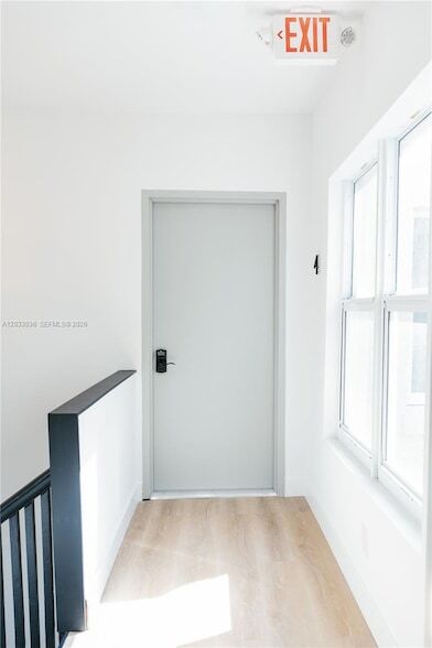 Photo - 403 SW 12th Ave Unit 3