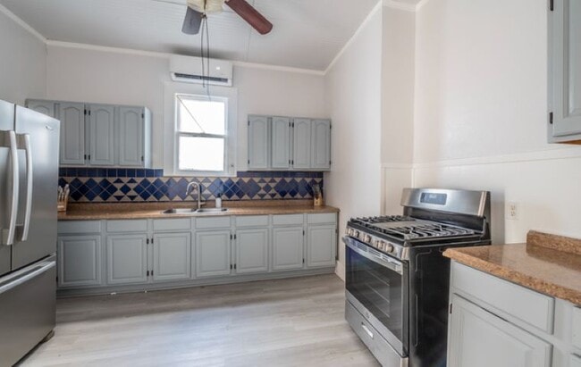 302 E Cevallos St Unit 1
