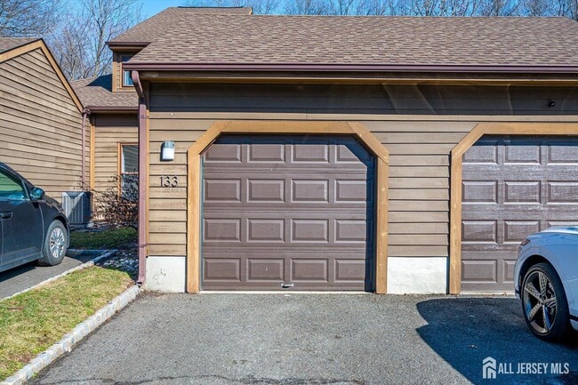 Photo - 133 Oakmont Ct