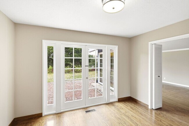 2973 Arguello Dr