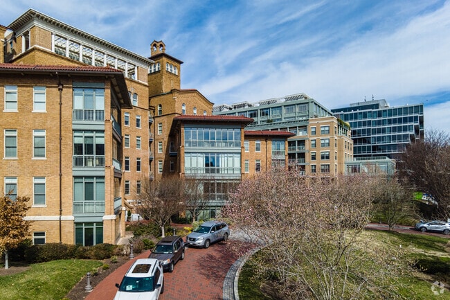 2425 L St. NW - The Columbia Residences