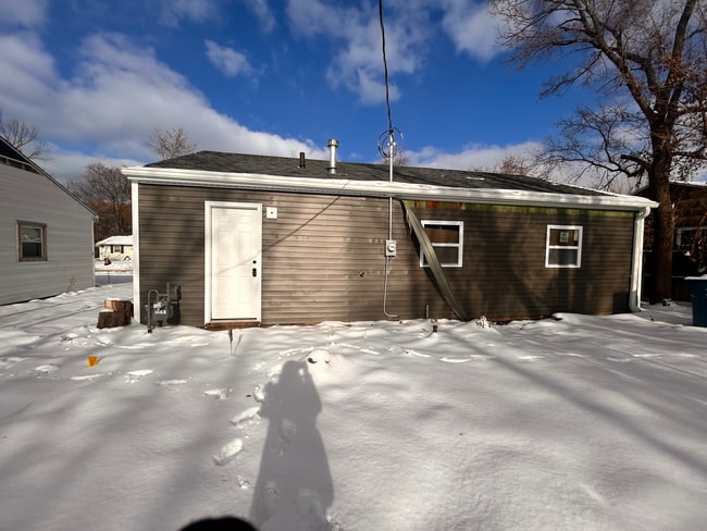 Photo - 2025 Central Dr