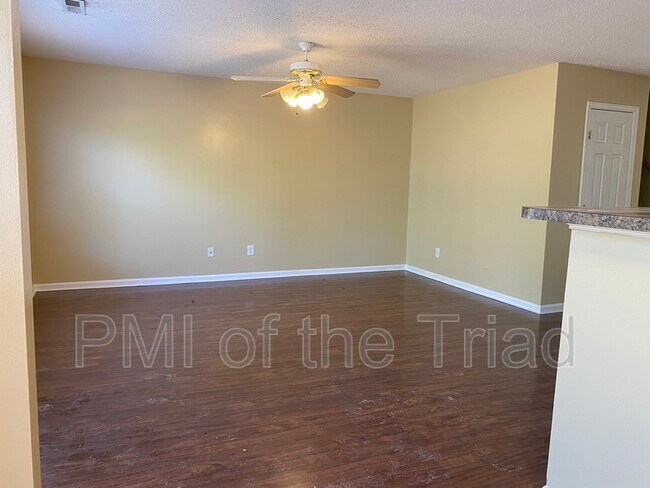 Photo - 150 Drewsbury Dr