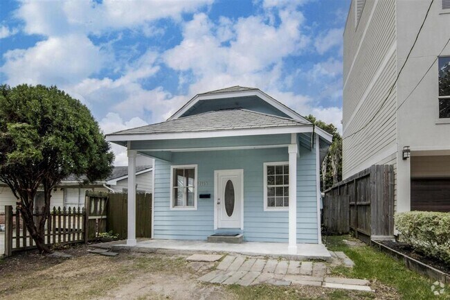 Building Photo - 2115 Radcliffe St Rental