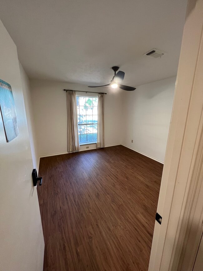 Photo - 711 Northridge St