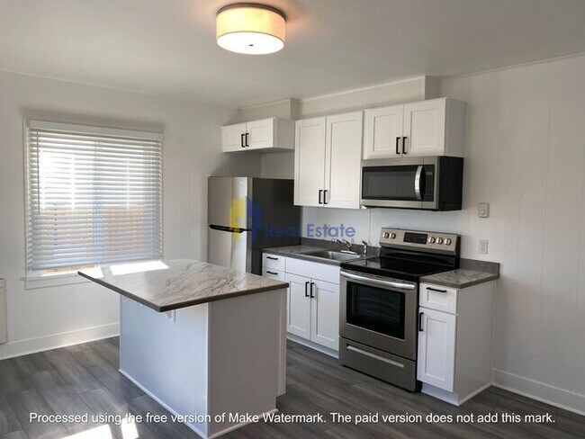 Photo - 1 Bed 1 Bath Duplex Everett