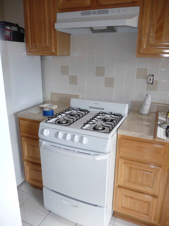 kitchen - 13 Revere Pl Unit #3