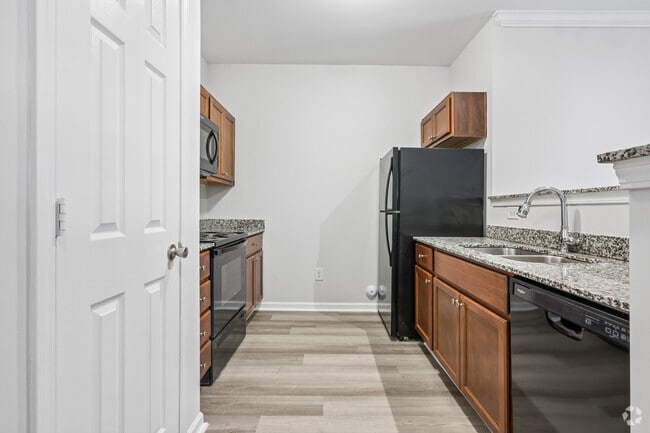 3BR, 2BA - 1,275SF - Kitchen