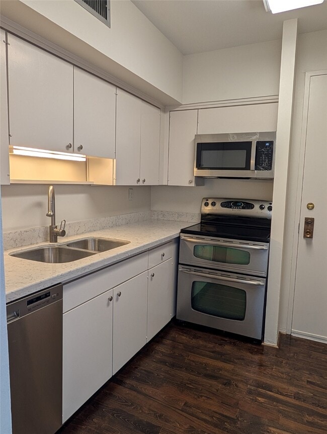 Photo - 5001 Woodway Dr Unit 1705