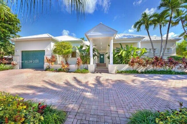 Photo - 621 N Mashta Dr