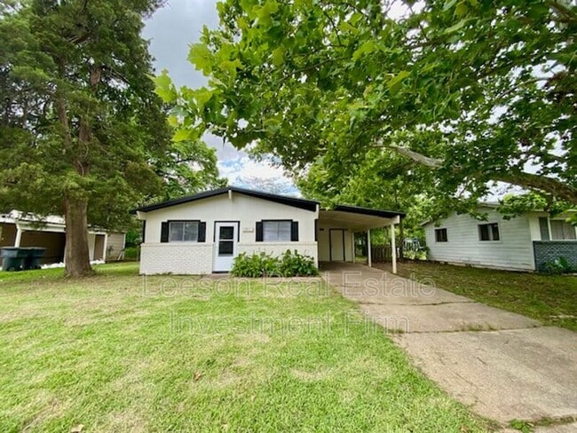 Photo - 1311 Elsa Jane St Casa