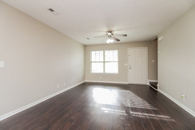 Photo - 1913 Warmingfield Dr House