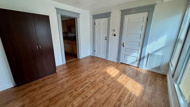 Photo - 937 Leonard St NW Unit Apt 2
