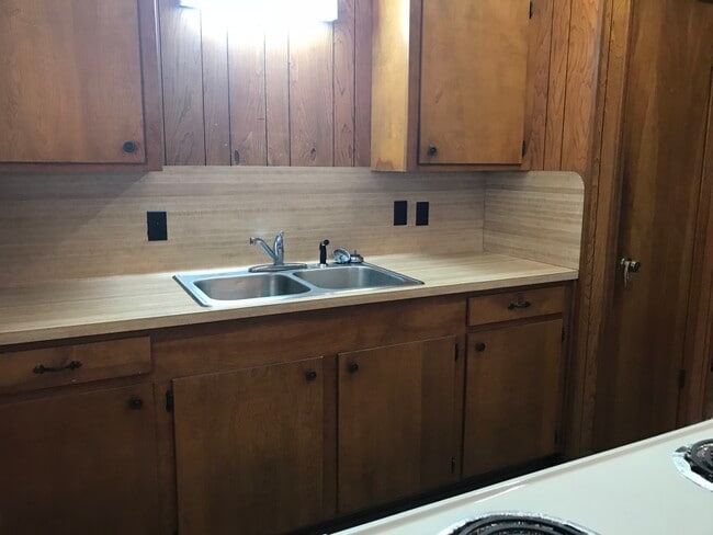 Building Photo - 105 Fletcher St Unit 1