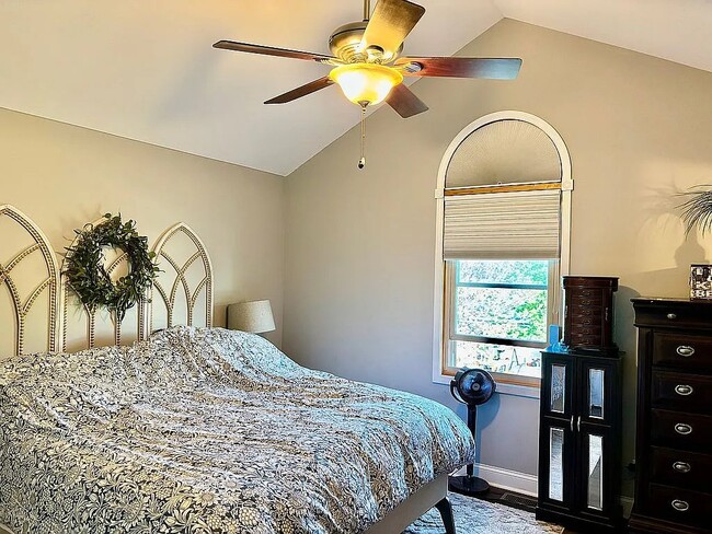 Photo - 24913 Donagal Dr