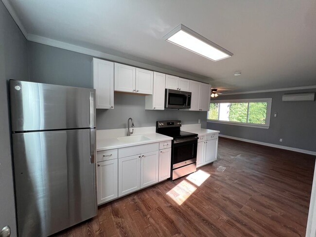 Photo - 190 Rogers Rd Unit B