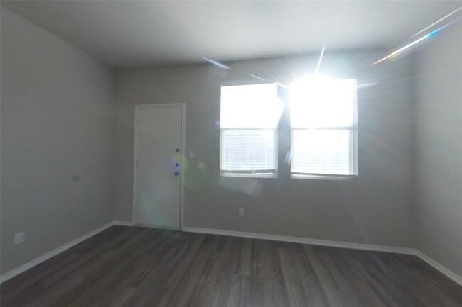 5221 Saddle Clb Dr