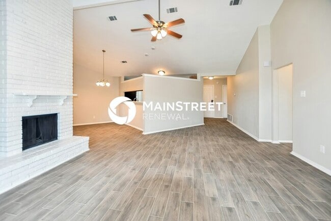 Photo - 4 Bedroom Pet-Friendly Home in Mesquite, TX with Main Street Renewal