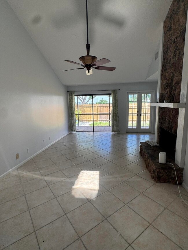 121 Beaumont Ln