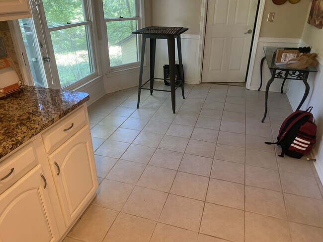 Photo - Room in House on Lilburn Stone Mountain Rd
