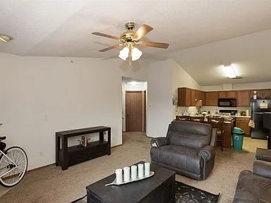 Photo - 627 Kimberlite St