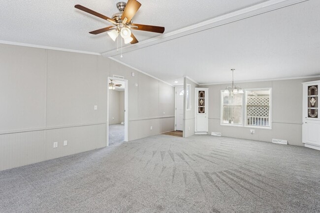 Photo - Adorable 3 Bedroom/2 Bath with lots of space!