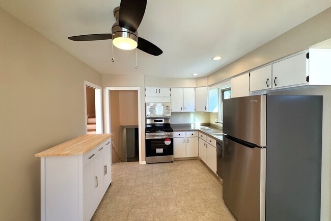 Photo - 1042 W Central Rd