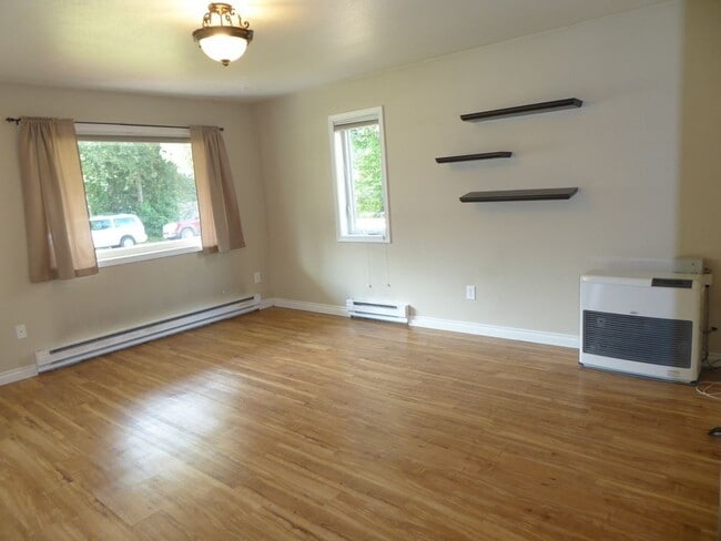 Photo - 3BD/2BA, Single Family Home in the valley