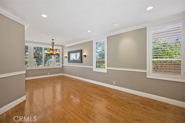 44 Raven Ln