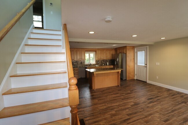 Photo - 329 Bridge St