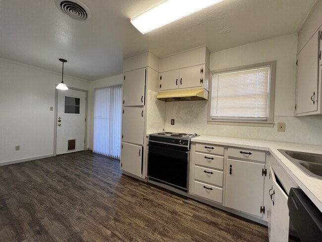 Photo - 3106 Aberdeen Ave